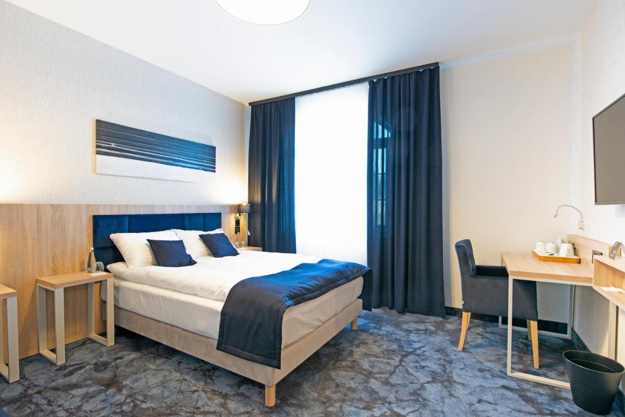 Ignasiak Hotel Września Buitenkant foto