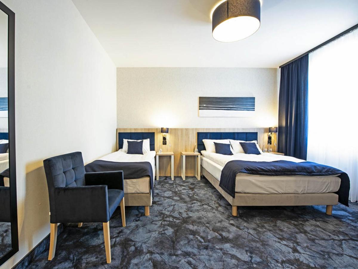 Ignasiak Hotel Września Buitenkant foto
