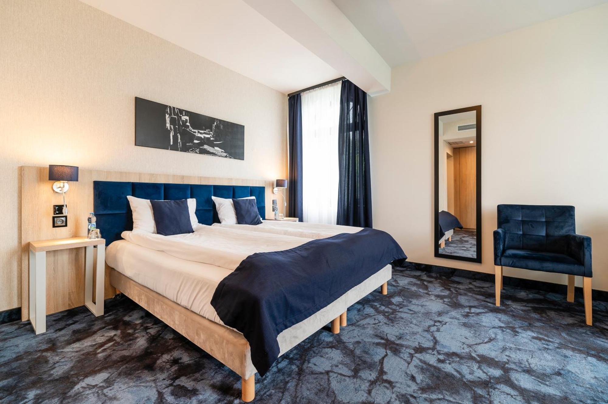 Ignasiak Hotel Września Buitenkant foto
