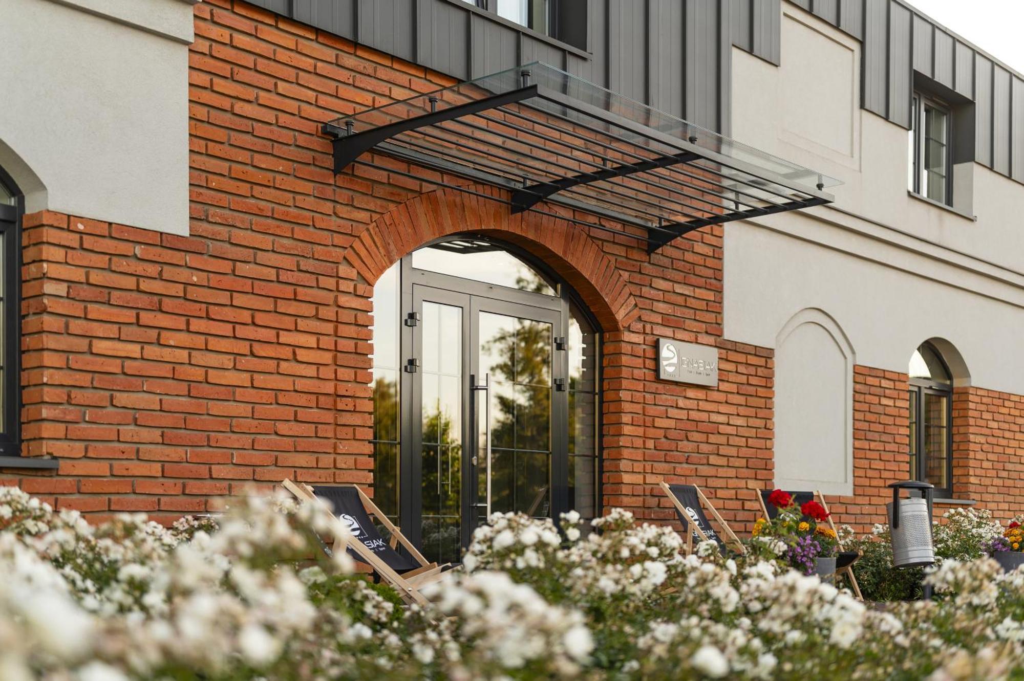 Ignasiak Hotel Września Buitenkant foto