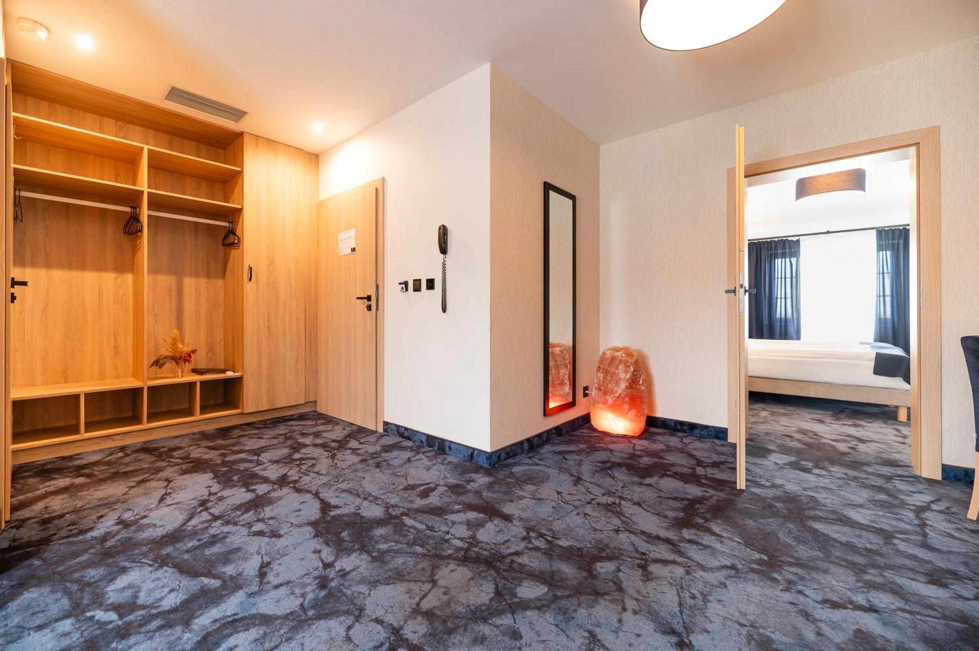 Ignasiak Hotel Września Buitenkant foto