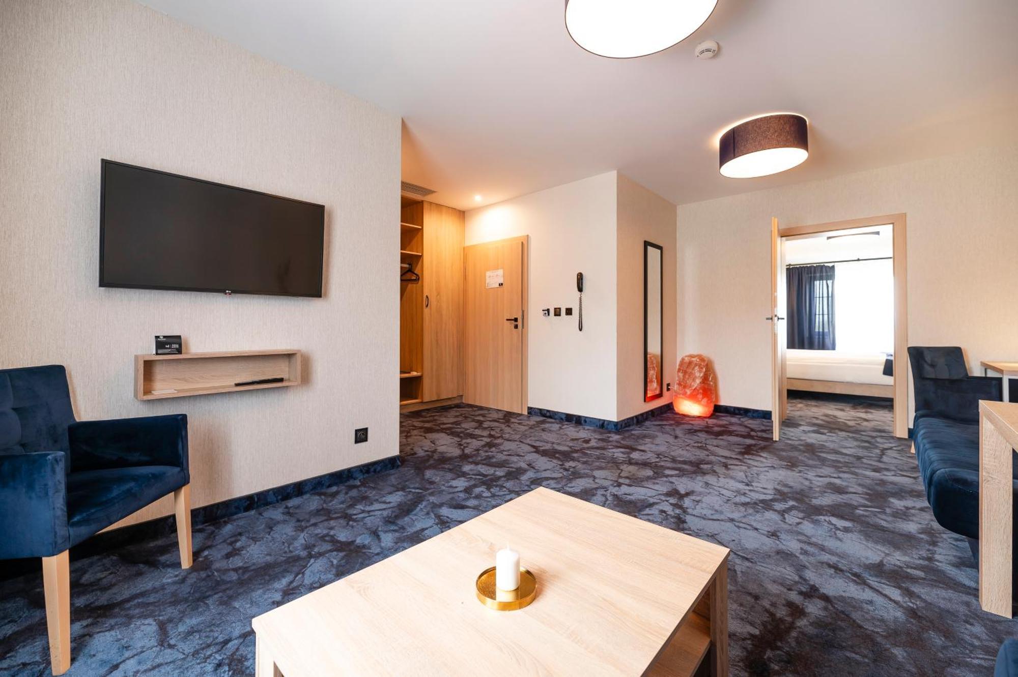 Ignasiak Hotel Września Buitenkant foto