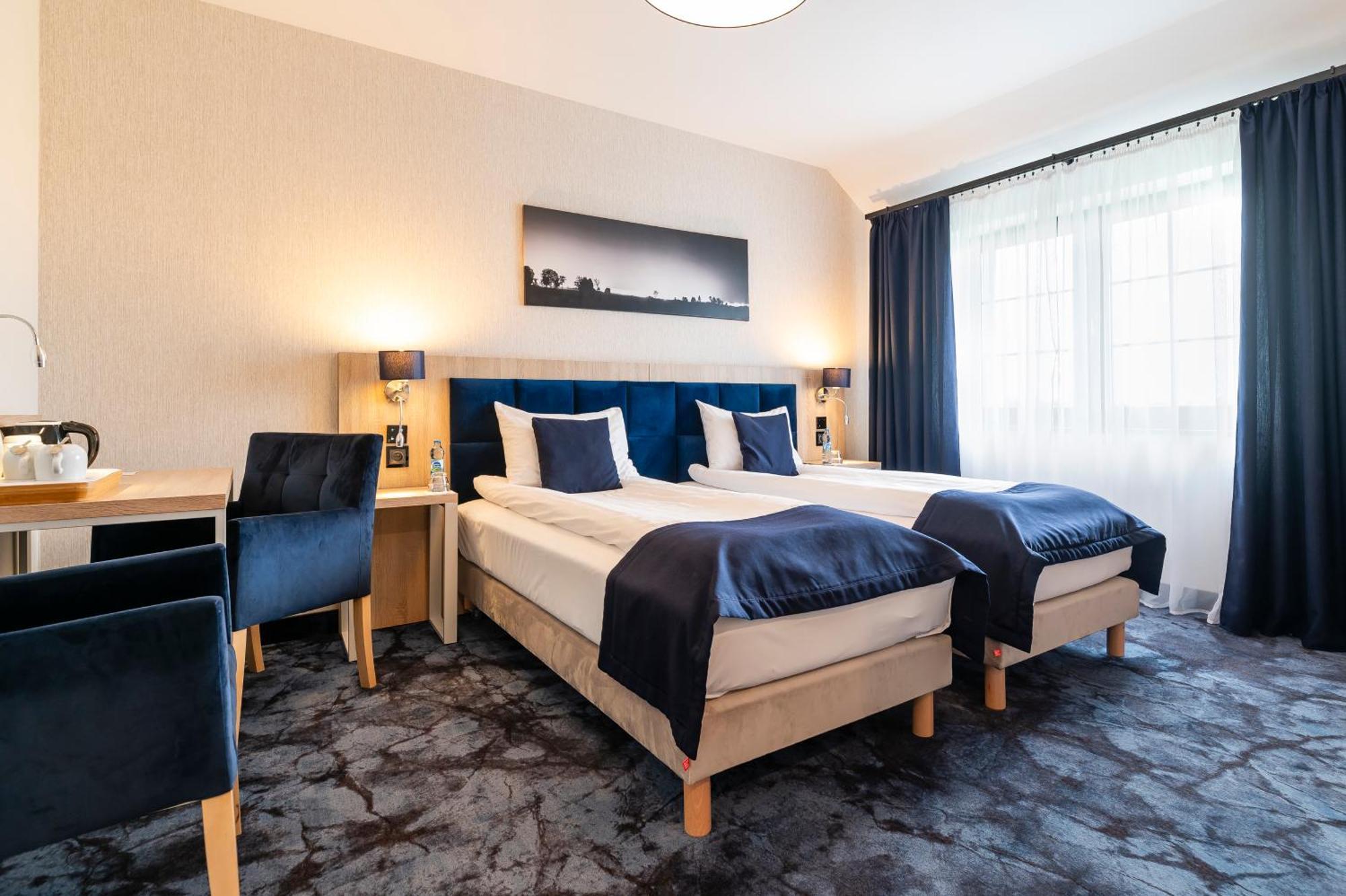 Ignasiak Hotel Września Buitenkant foto